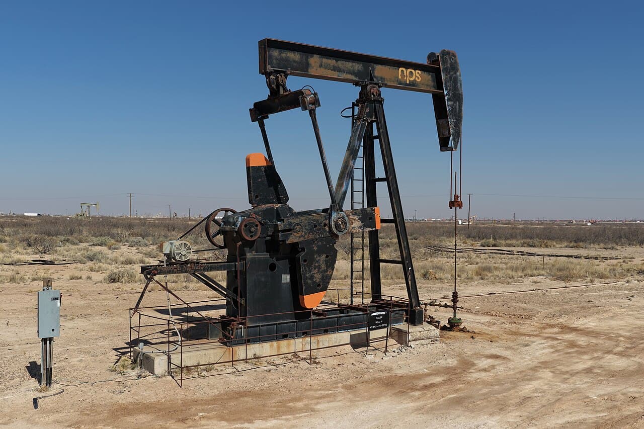 An oil pumpjack operating in the Permian Basin, representing the energy stocks showing relative strength as crude prices rose